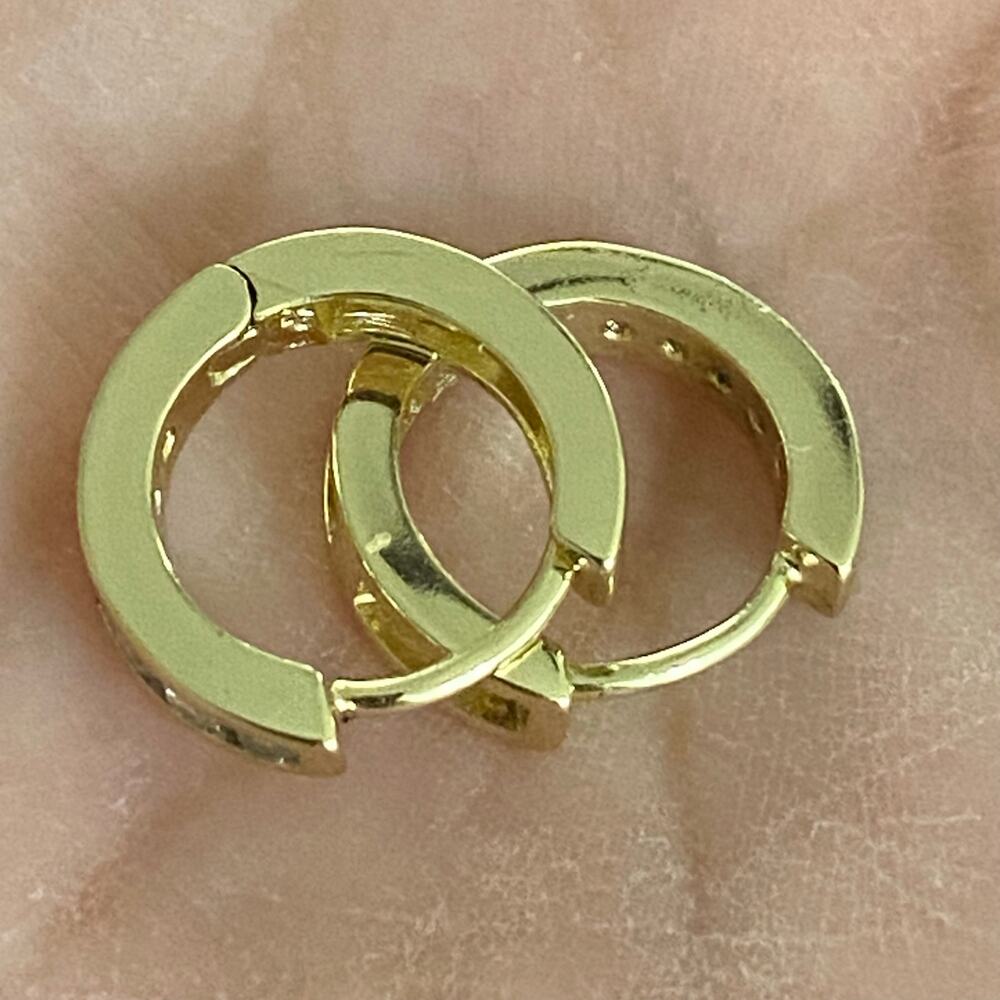 Classy Tiny Gold Tone CZ Channel Set Huggie Hoop Earrings Unsigned 1/2" long - Picture 5 of 16